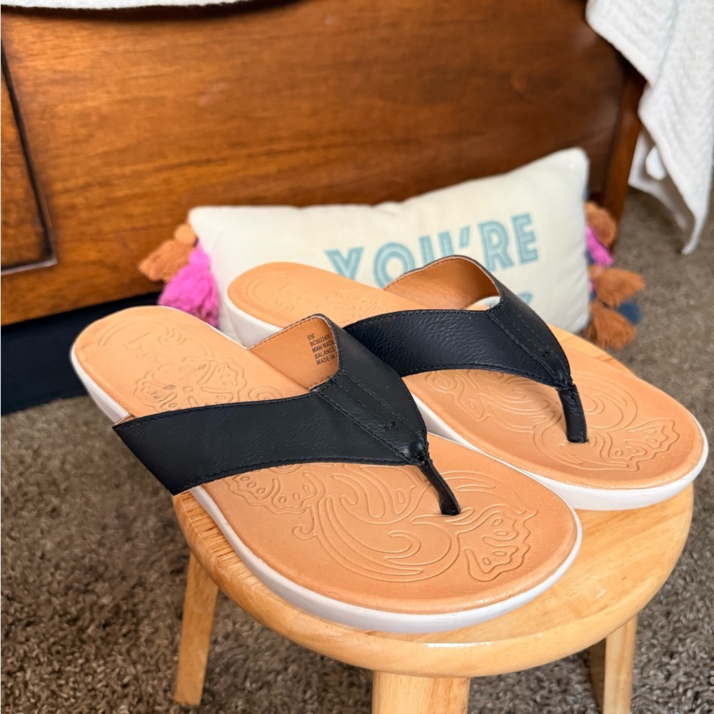 b.o.c. Black and Tan Leather Thong Sandals